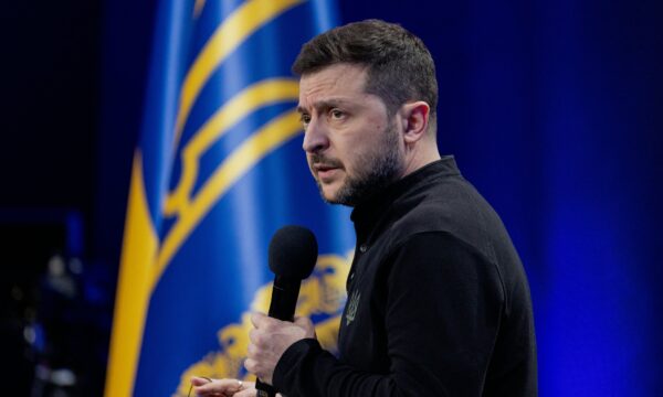 Zelensky afirma que Ucrânia e Rússia buscam alternativas ao Starlink