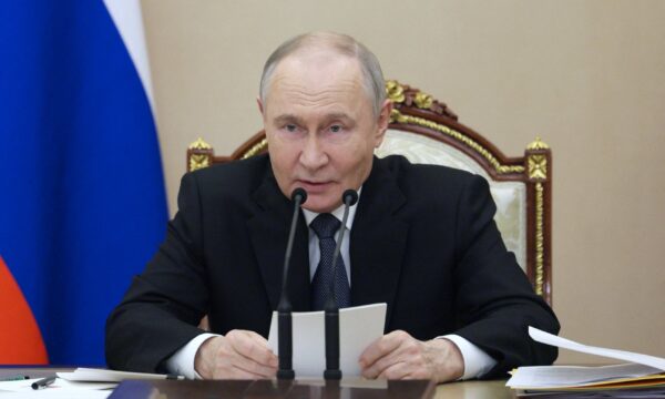 Ataques de drones pressionam Rússia enquanto Putin rejeita cessar-fogo
