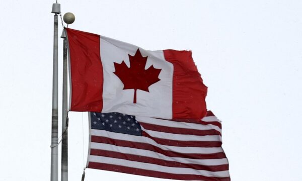 Trump aplica tarifa de 50% sobre Canadá após fracasso em acordo