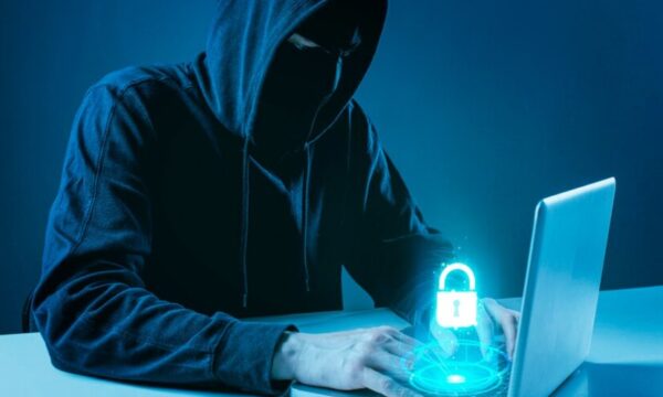 Hackers utilizaram ferramenta de IA da SpaceX para atacar sete empresas