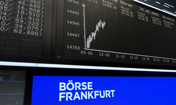 Bolsas da Europa fecham em alta com melhora na atividade