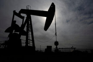 Petróleo sobe após EUA ameaçarem bloqueio indefinido ao Irã