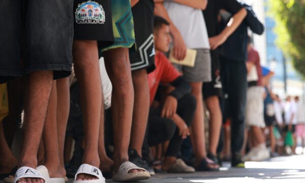 Instagram impulsiona rede de golpes que promete ajudar migrantes a chegar à Ceuta por até R$ 2,8 mil