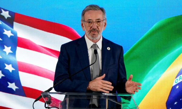 Ministro indica que eventual reciprocidade do Brasil sobre EUA não seria aplicada neste ano