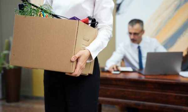 IA já é a justificativa para 6 em cada 10 demissões no setor de tecnologia