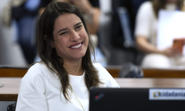 Governadora Raquel Lyra (PSD) exalta parceria com Lula, mas evita declarar voto para presidente