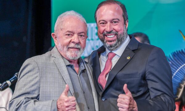 Análise: com atraso, Lula assina decretos da descarbonização; entenda