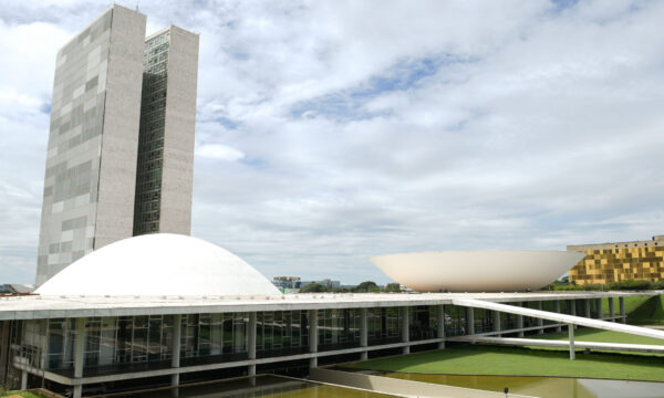 Candidatos ao Senado, Derrite e André Prado colam em Tarcísio; Simone