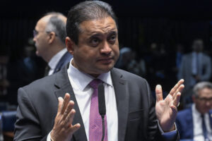 PF diz que advogado enviou R$ 11 milhões a mulher de senador Weverton