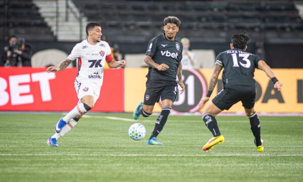 Vitória x Botafogo: horário, onde assistir e prováveis escalações