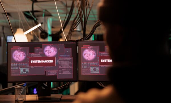 Red Teaming IA; por que empresas de tecnologia pagam para atacar a pró