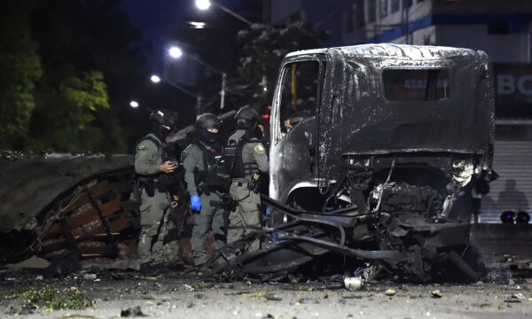 Caminhão-bomba explode na Colômbia a seis dias da posse de Espriella