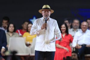 ‘Vou ser multado’, diz Lula sobre pedido de votos na Bahia