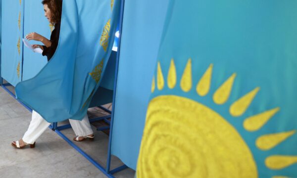 Boca de urna indica vitória de partido governista no Cazaquistão