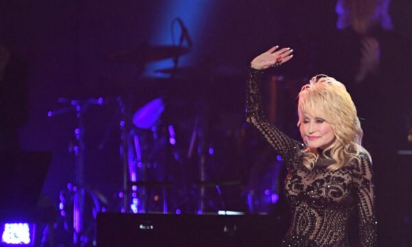 Adeus a Dolly Parton: relembre as 10 músicas mais marcantes da carreira da cantora