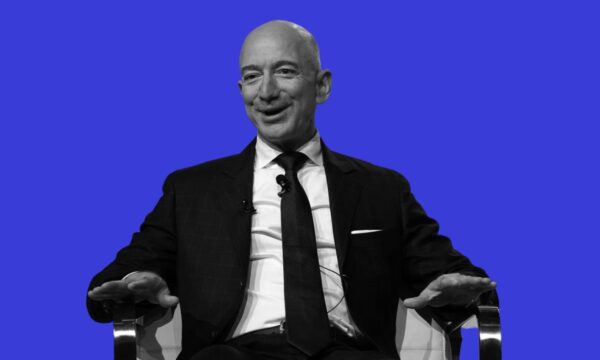 Jeff Bezos e Saverin, o brasileiro mais rico do mundo, compram participações do Liverpool