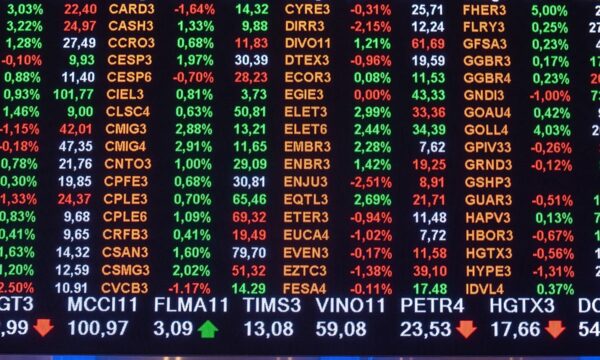 B3 divulga 1ª prévia do Ibovespa com entrada da Tenda e saída da PetroReconcavo