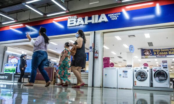 Ação da Casas Bahia dispara 45% após Justiça suspender cobranças por 180 dias