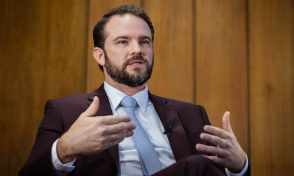 Salário mínimo pode chegar a R$ 1.741 em 2027; entenda o cálculo do go