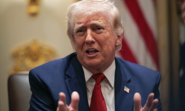 Com negociações travadas, Trump ameaça Omã e endurece pressão sobre Ir