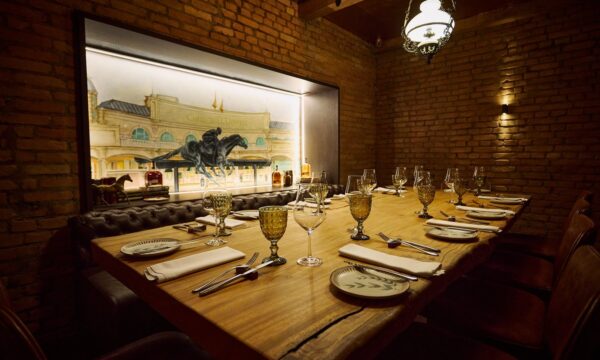 Restaurantes viram clubes para vender experiências além da mesa