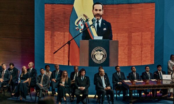 Direita, volver!Novo governo da Colômbia enfrenta o teste da confiança