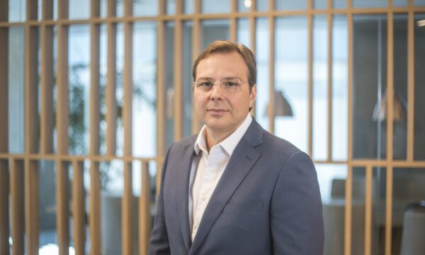 Lifetime chega a R$ 30 bilhões e vira corretora para fazer em quatro a