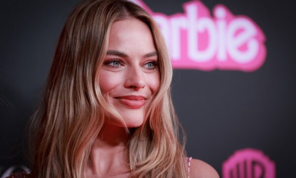 ‘Barbie 2’ enfrenta impasse por salários de Margot Robbie e Ryan Gosling