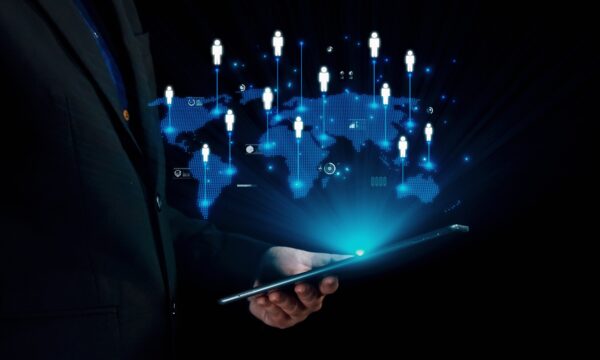 Falta de networking trava carreira de 1 em cada 3 universitários da geração Z