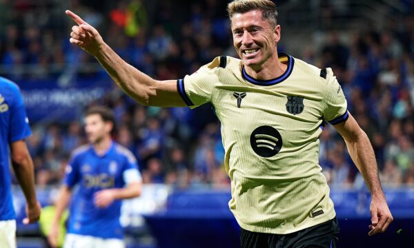 De artilheiro a carrinho: Lewandowski ganha versão na Hot Wheels