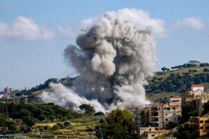 Israel intensifica ofensiva no sul do Líbano em novo ataque contra mem