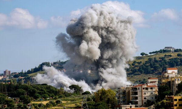 Israel intensifica ofensiva no sul do Líbano em novo ataque contra membros do Hezbollah