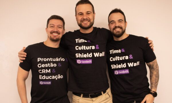 Uma consulta médica dura 1h, a burocracia leva 2h; a IA dessa empresa