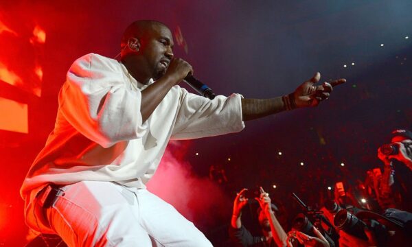 Kanye West: estádio nega ter assinado contrato para shows do cantor na