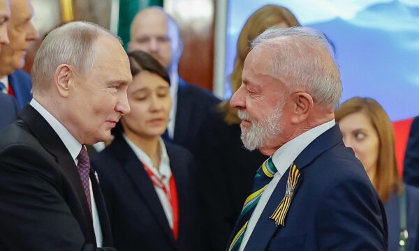 Lula telefona para Putin e discute comércio entre Brasil e Rússia