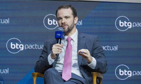 Durigan diz que superávit de 2027 tem de ser patamar mínimo para anos