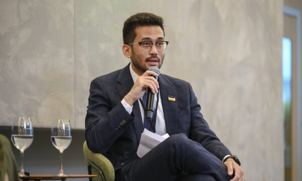 Kim Kataguiri cobra ajuste fiscal e defende corte de privilégios para