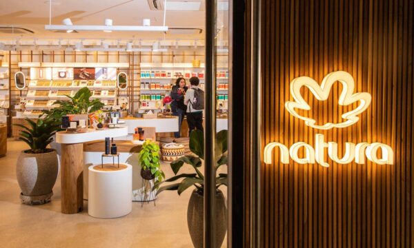 Ação da Natura sobe mais de 7% com troca de CEO e lidera altas do Ibov