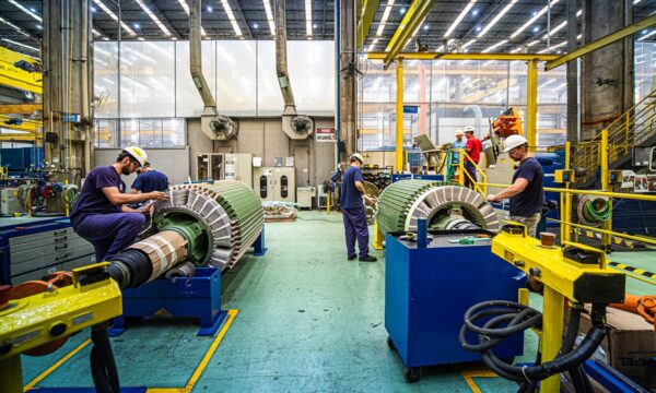 Produção industrial cai 1,8% em junho, maior queda em seis meses