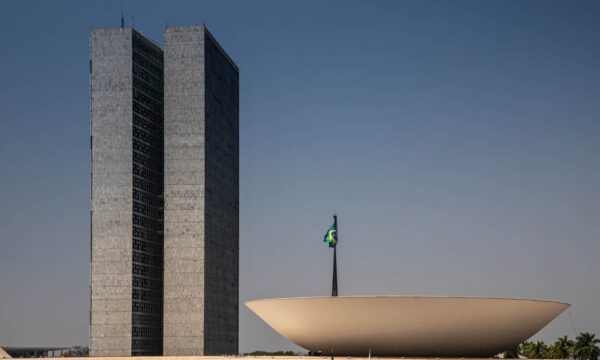 Câmara aprova PL dos Combustíveis com jabutis que preveem isenções fis