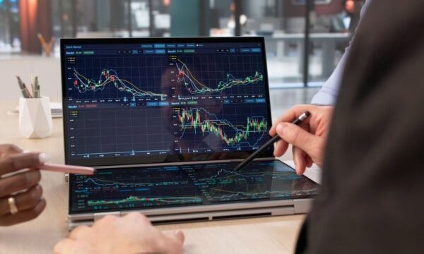 Emprego nos EUA, ata do BCE e leilão do Tesouro: o que move os mercado
