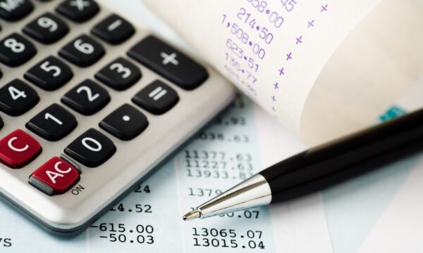 O que são IBS e CBS? Entenda as siglas que chegam às notas fiscais