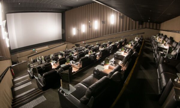 Salas VIP, laser e baldes: como a Cinépolis chegará aos R$ 410 milhões