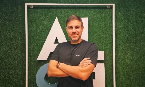 O ex-executivo de Flamengo e Vasco que fará R$ 100 milhões conectando
