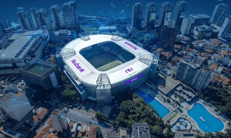 De holografia a megatransmissões: com o Nubank Parque, Claro quer cria