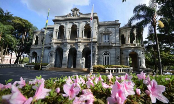Debate da Band para governador de Minas Gerais: veja horário, regras e onde assistir online