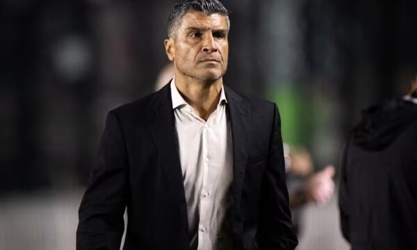 Vasco x Fluminense: horário, onde assistir e prováveis escalações