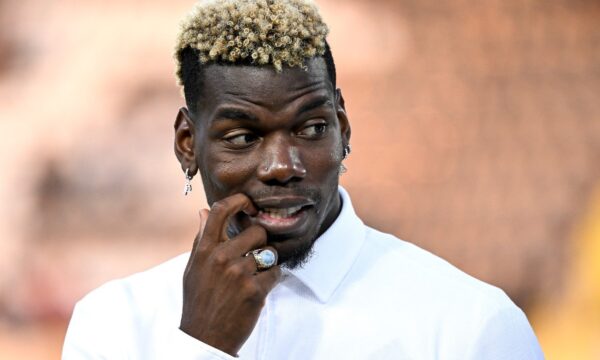 Pogba caberia no Corinthians? Salário do francês é comparado ao de Memphis Depay
