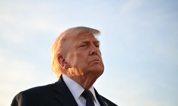 Trump critica CEO da Chevron e exige queda imediata nos preços do petróleo