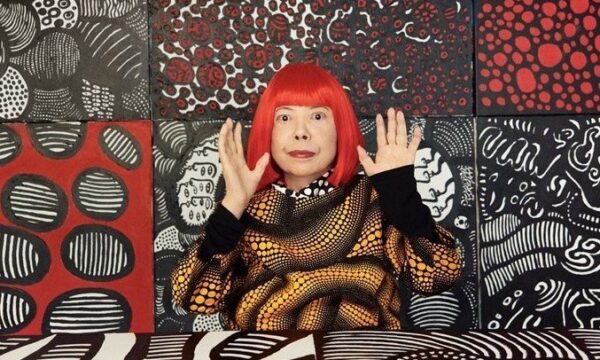 As duas coleções que uniram Yayoi Kusama e a Louis Vuitton